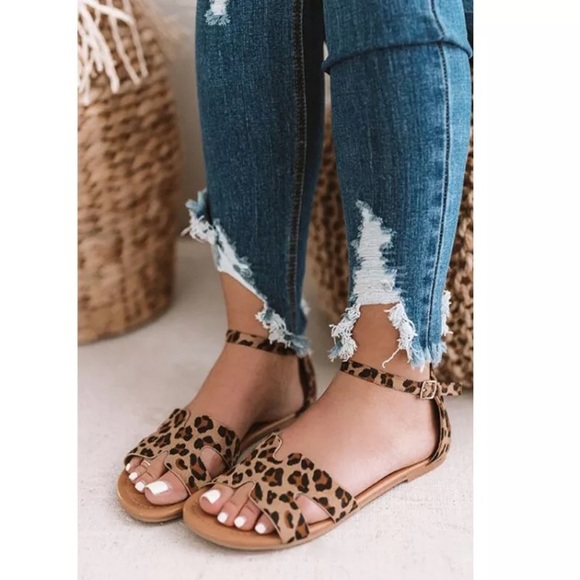 Leopard print ankle strap sandals - Picture 3 of 4
